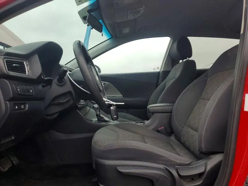 2017 KIA NIRO LX  