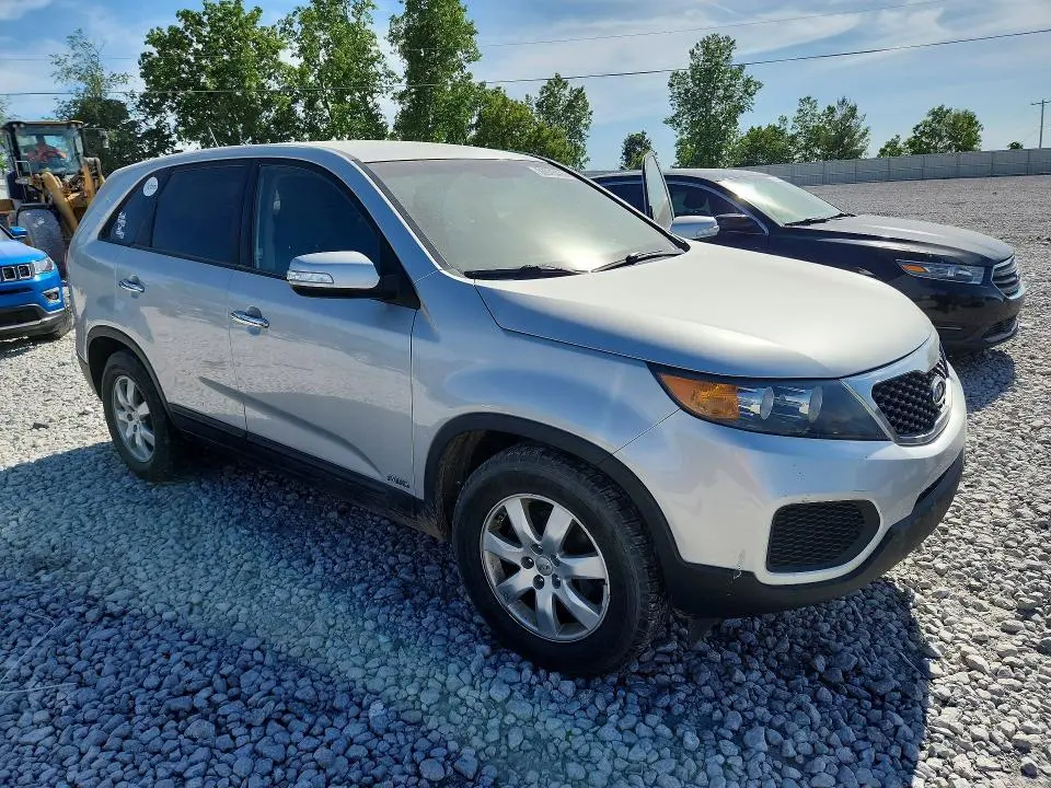 2013 KIA SORENTO LX  