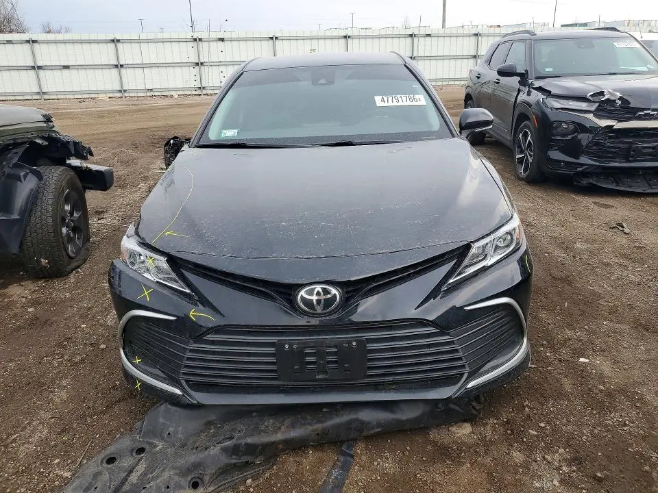 2022 TOYOTA CAMRY LE  