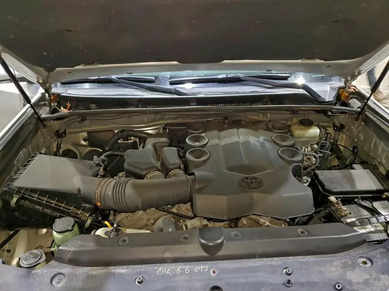 2010 TOYOTA 4RUNNER SR5  