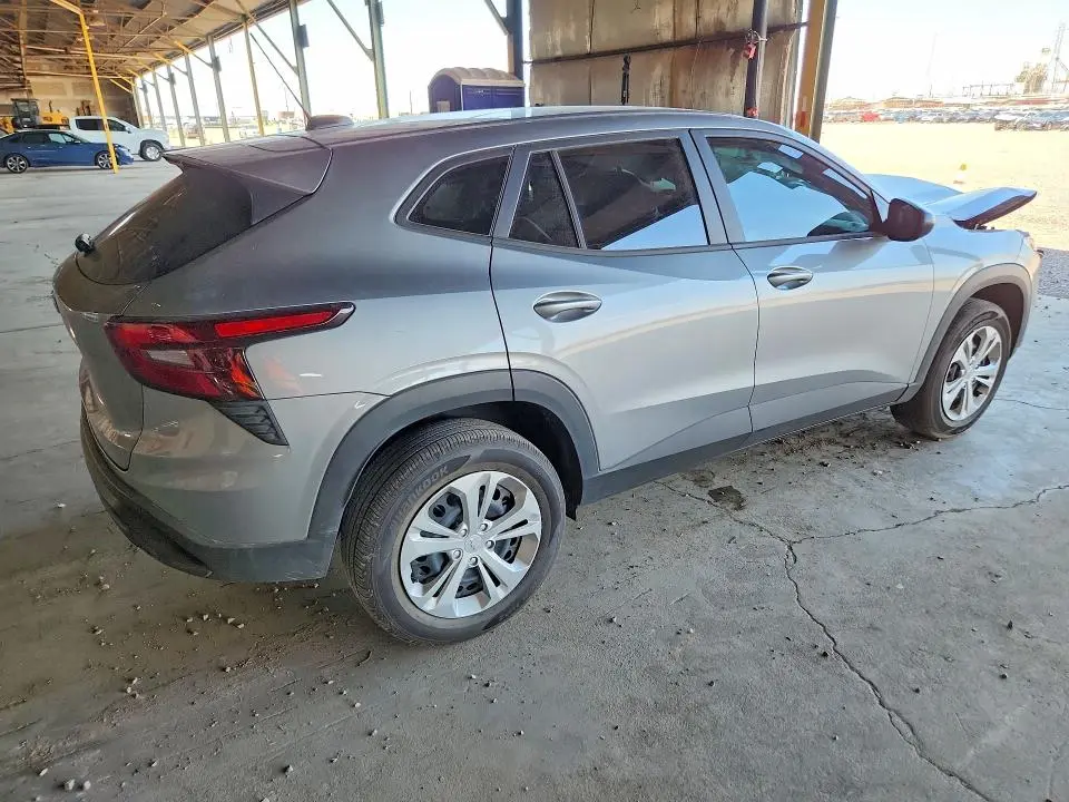 2025 CHEVROLET TRAX LS  