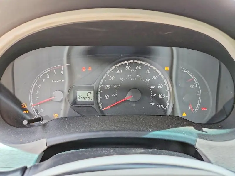 2011 TOYOTA SIENNA LE  