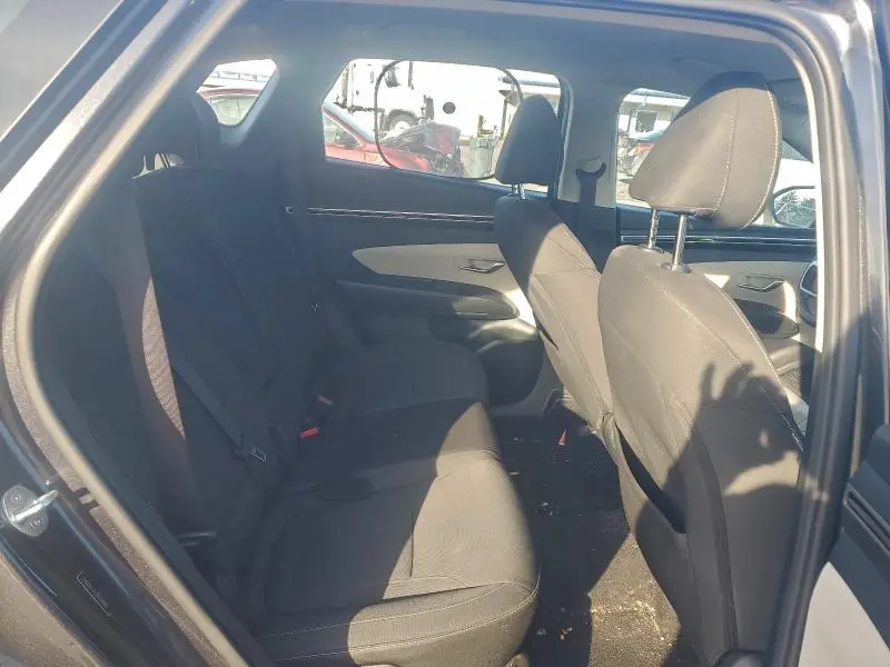 2023 HYUNDAI TUCSON SE  