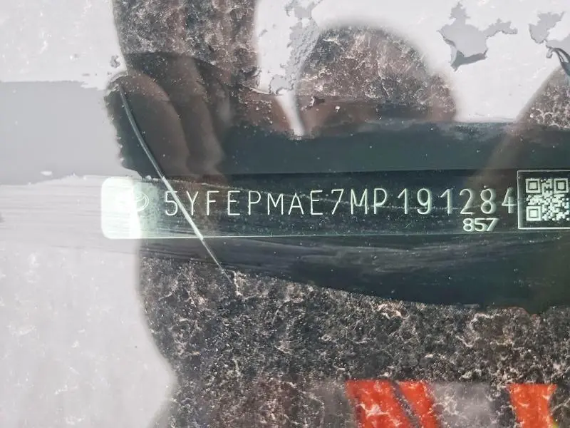 2021 TOYOTA COROLLA LE  