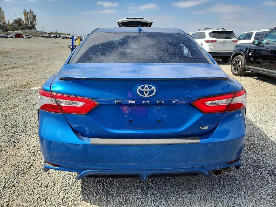 2020 TOYOTA CAMRY SE  