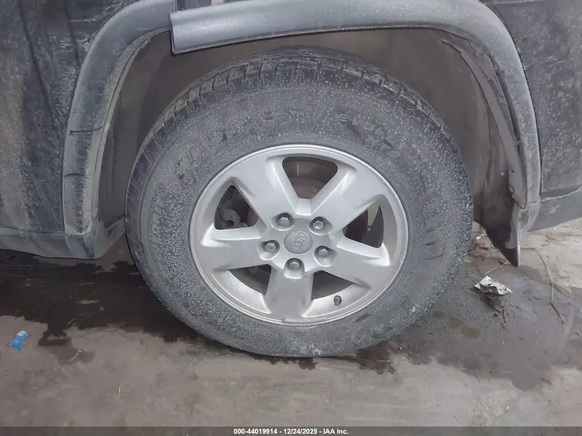 2011 JEEP GRAND CHEROKEE LAREDO