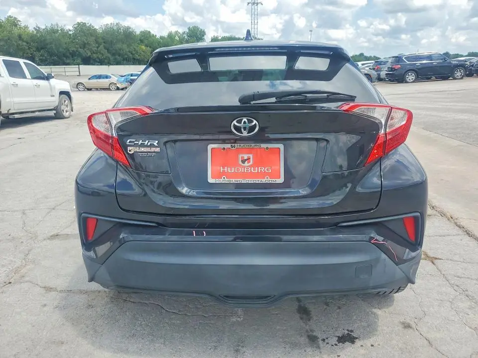 2019 TOYOTA C-HR LE  