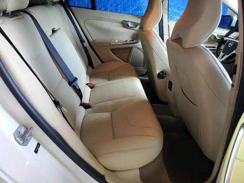 2015 VOLVO V60 PREMIER  