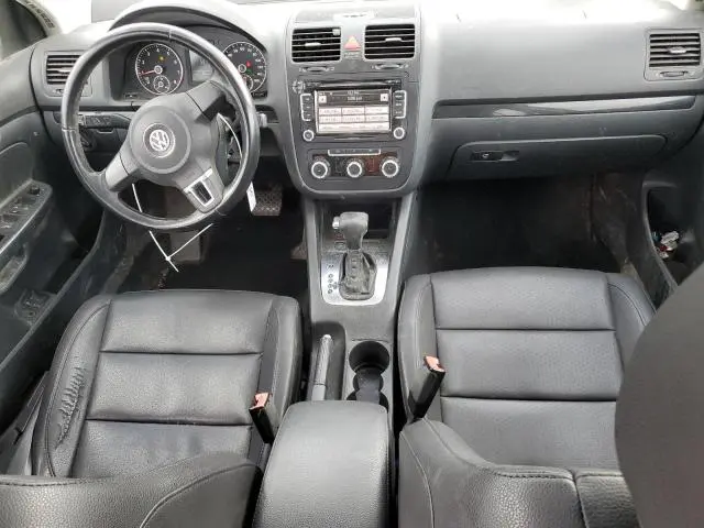2010 VOLKSWAGEN JETTA SE  