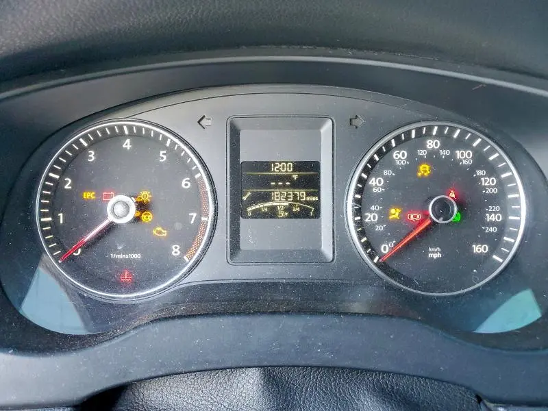 2014 VOLKSWAGEN JETTA SE  