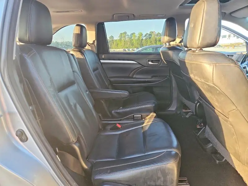 2017 TOYOTA HIGHLANDER XLE  
