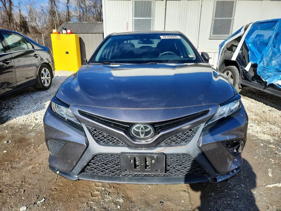 2019 TOYOTA CAMRY SE  