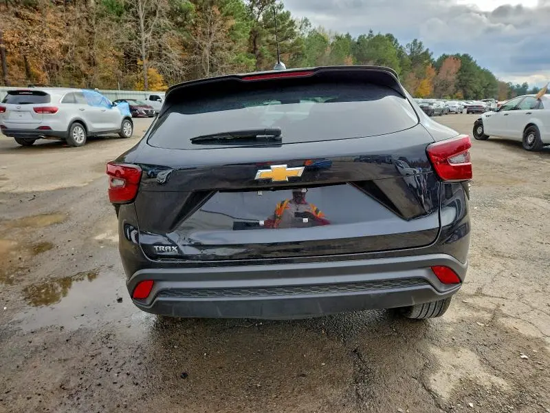 2025 CHEVROLET TRAX LS  