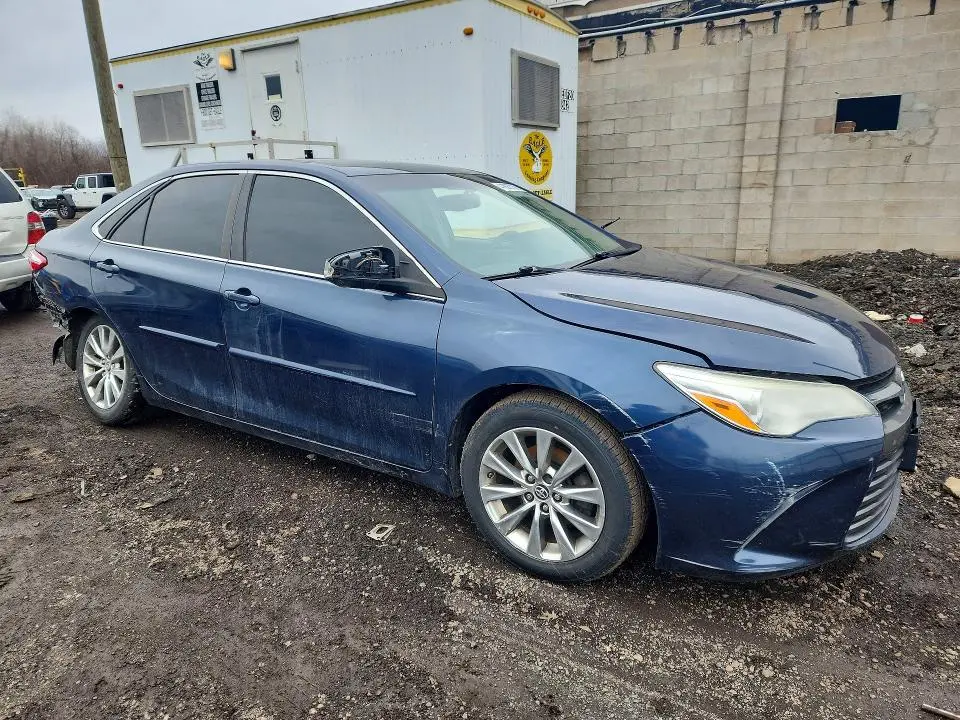 2017 TOYOTA CAMRY XLE  