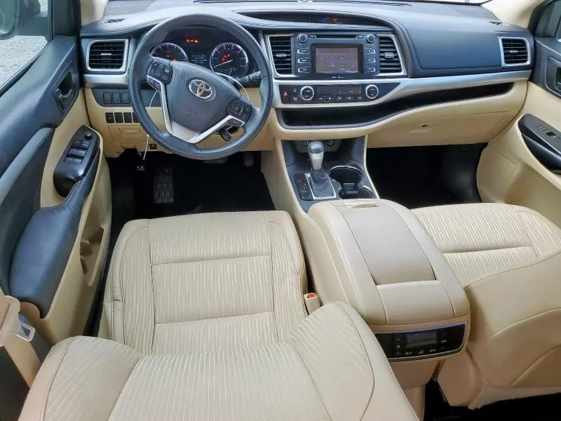 2015 TOYOTA HIGHLANDER LE  