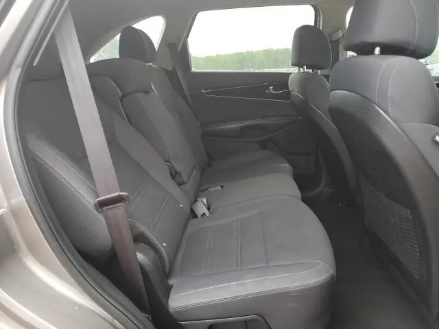 2017 KIA SORENTO LX  