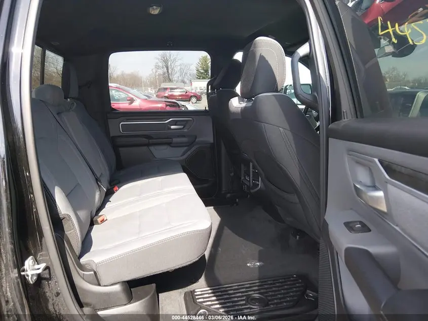 2022 RAM 1500 BIG HORN  4X4 6'4 BOX