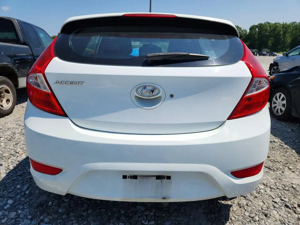2013 HYUNDAI ACCENT SE  
