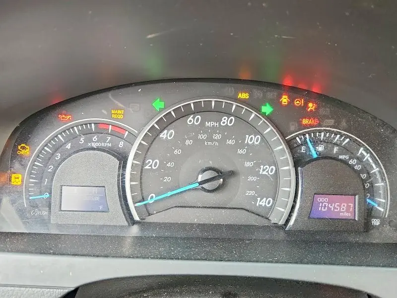 2013 TOYOTA CAMRY SE  