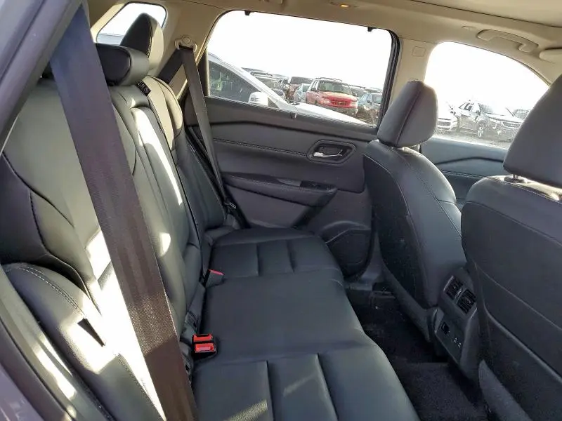 2024 NISSAN ROGUE SL  