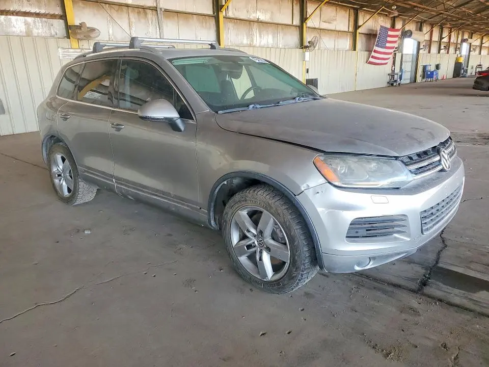 2011 VOLKSWAGEN TOUAREG HYBRID  