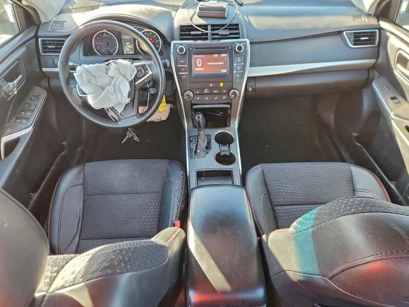 2015 TOYOTA CAMRY SE  