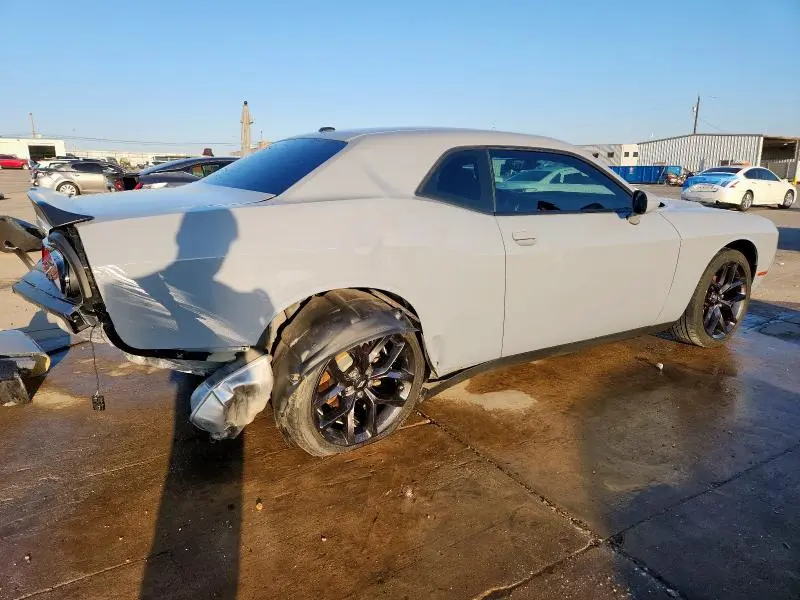 2022 DODGE CHALLENGER SXT  