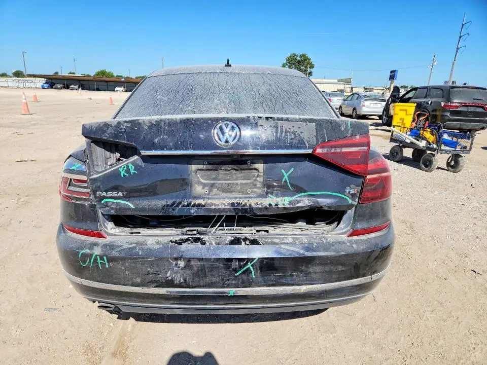 2017 VOLKSWAGEN PASSAT S  