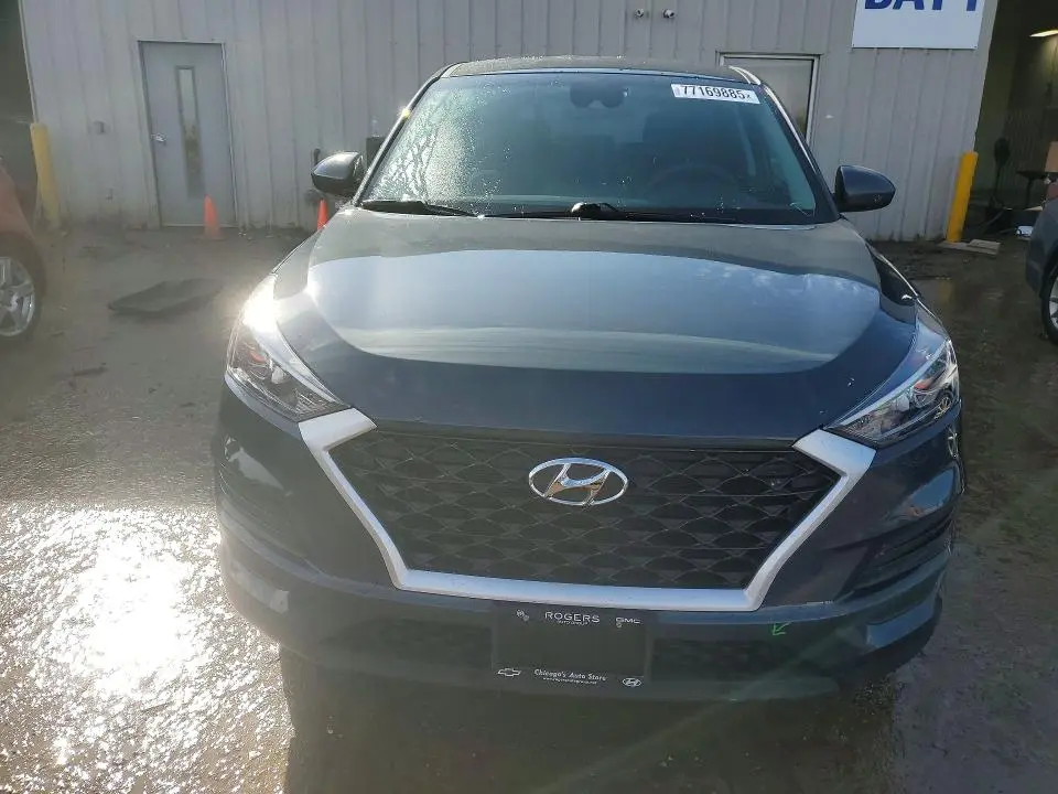 2021 HYUNDAI TUCSON SE  