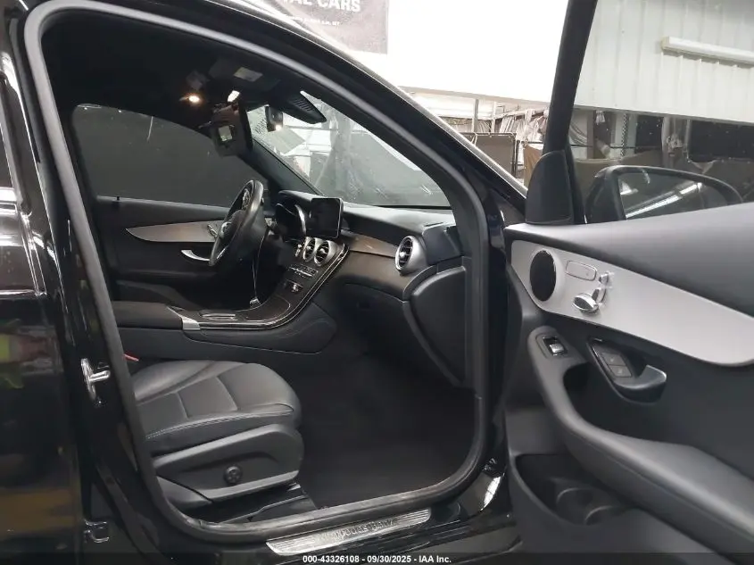 2021 MERCEDES-BENZ GLC 300 SUV