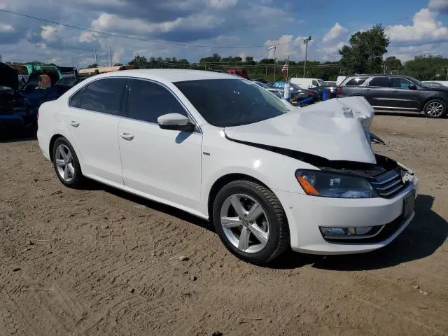 2015 VOLKSWAGEN PASSAT S  