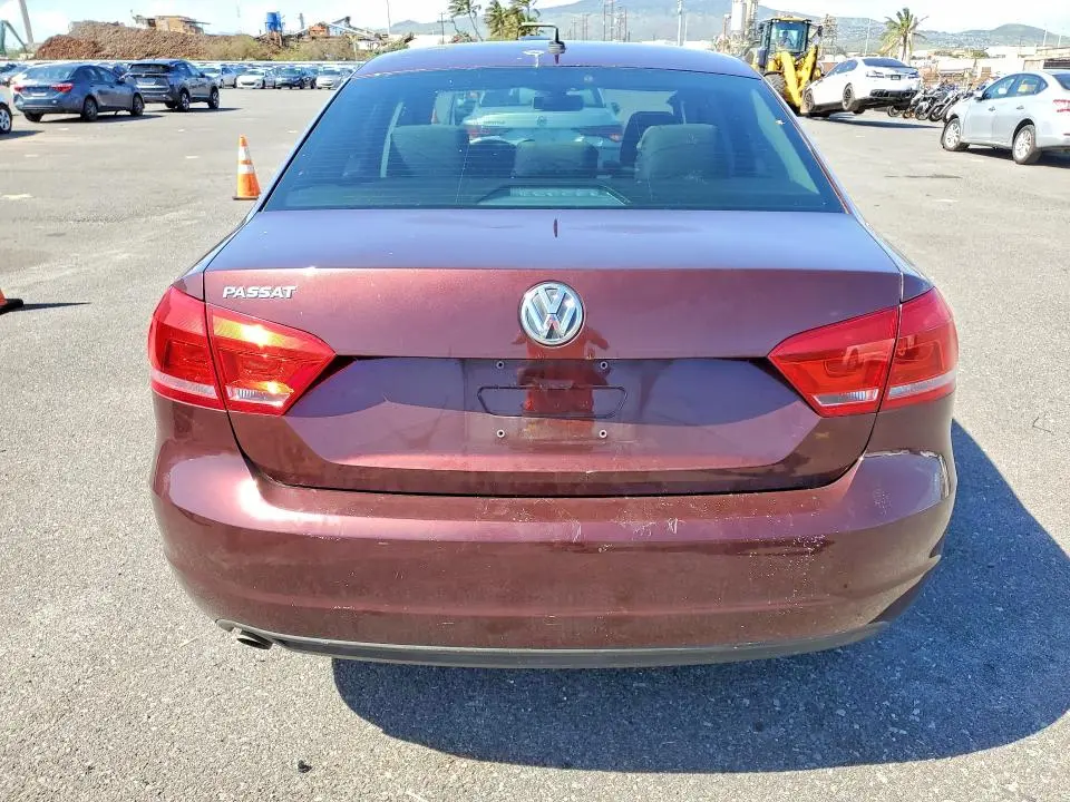 2013 VOLKSWAGEN PASSAT S  