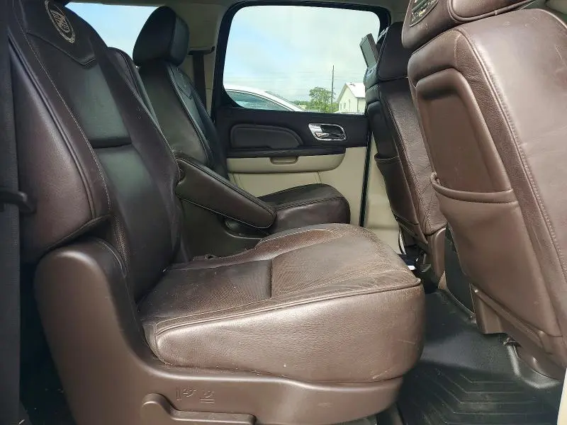 2011 CADILLAC ESCALADE ESV PLATINUM  