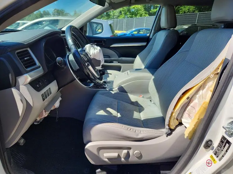 2017 TOYOTA HIGHLANDER LE PLUS  