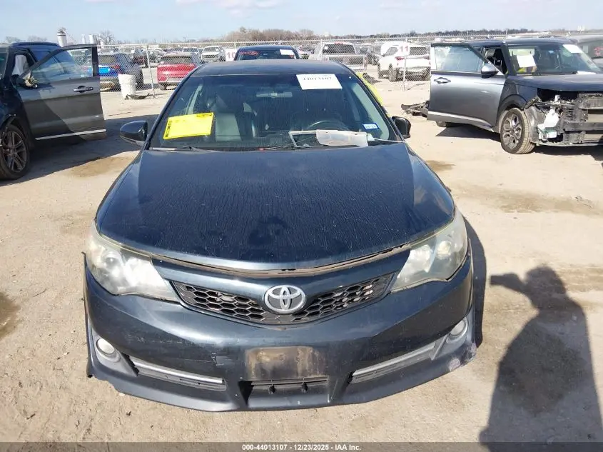 2014 TOYOTA CAMRY SE