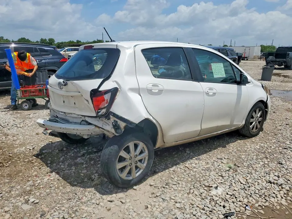 2015 TOYOTA YARIS 5-DOOR LE  