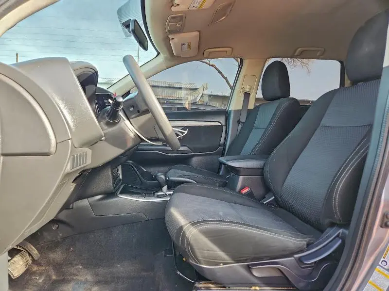 2018 MITSUBISHI OUTLANDER ES  
