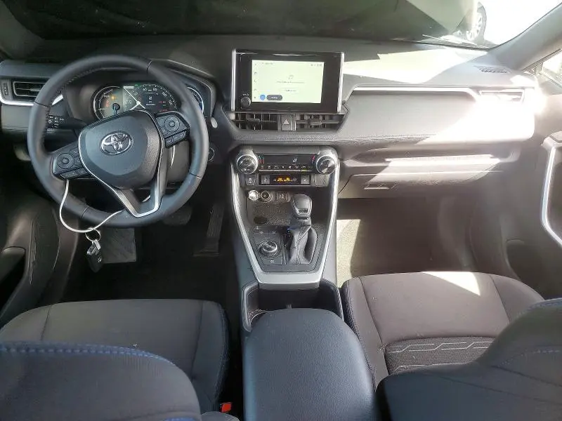 2025 TOYOTA RAV4 SE  
