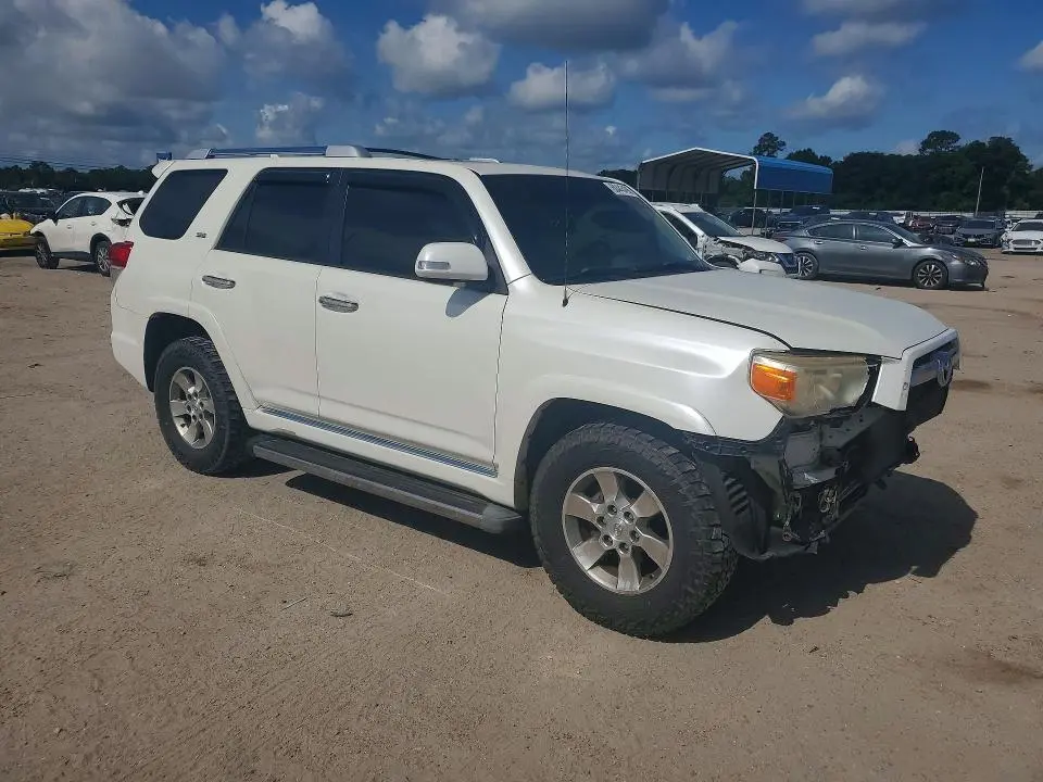 2011 TOYOTA 4RUNNER SR5  