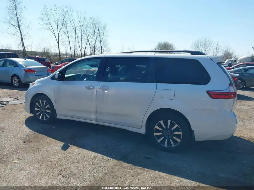2019 TOYOTA SIENNA XLE 7 PASSENGER