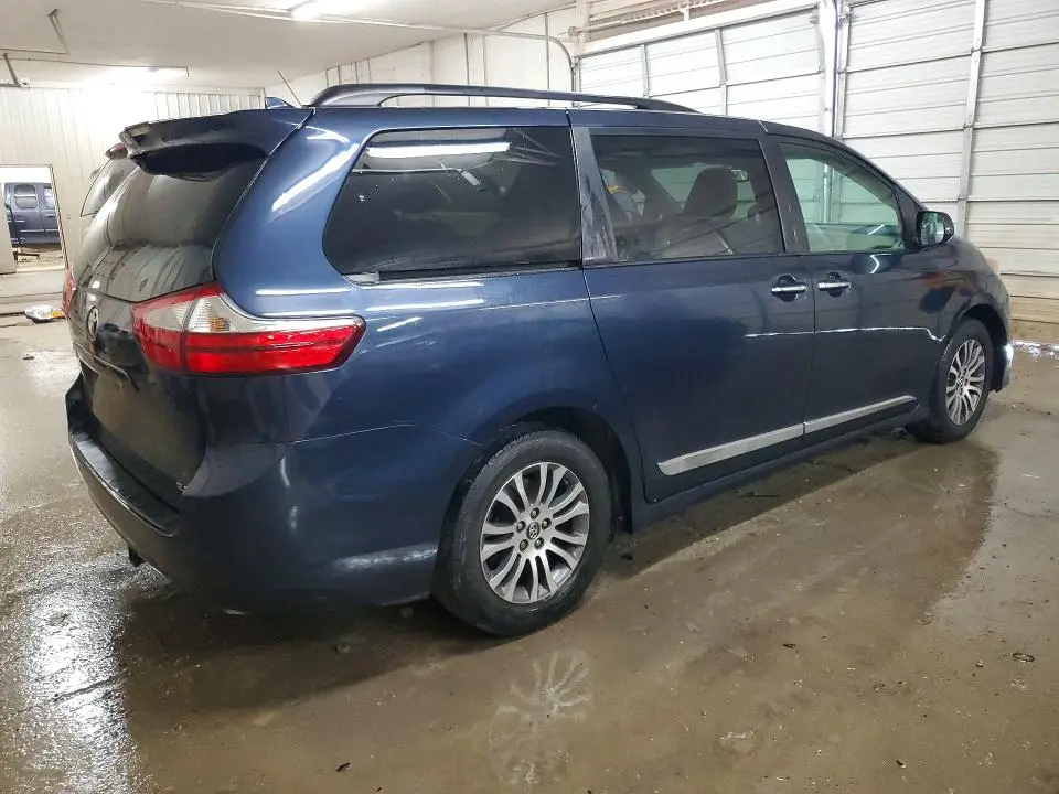 2019 TOYOTA SIENNA XLE PREMIUM 8-PASSENGER  