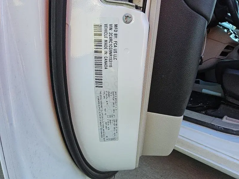 2022 CHRYSLER VOYAGER LX  