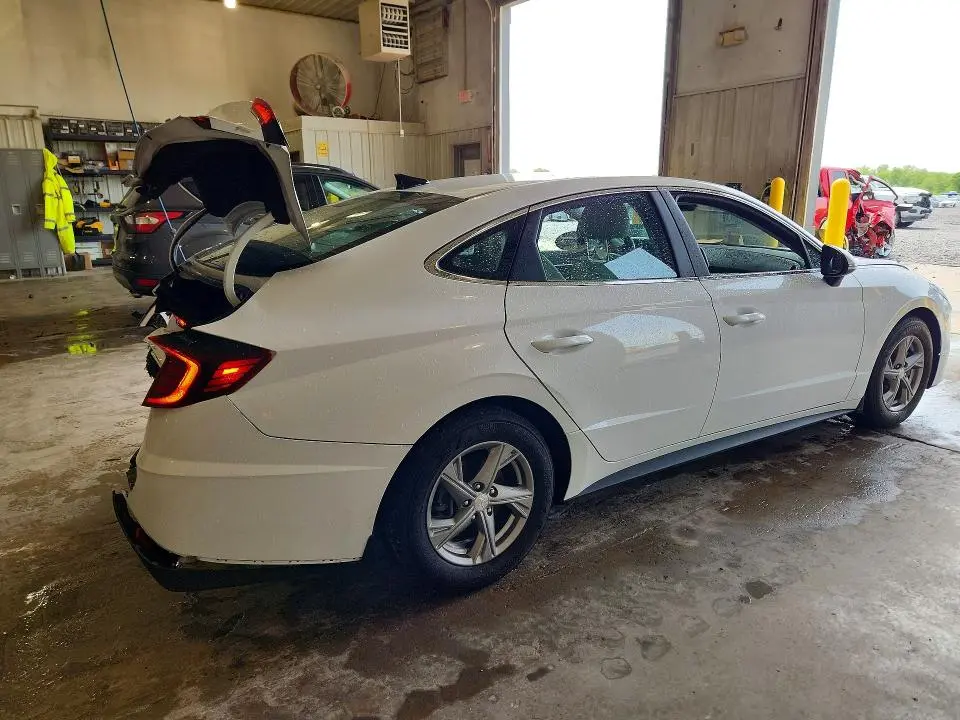 2023 HYUNDAI SONATA SE  