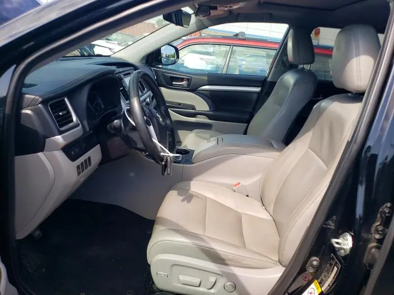 2019 TOYOTA HIGHLANDER XLE  