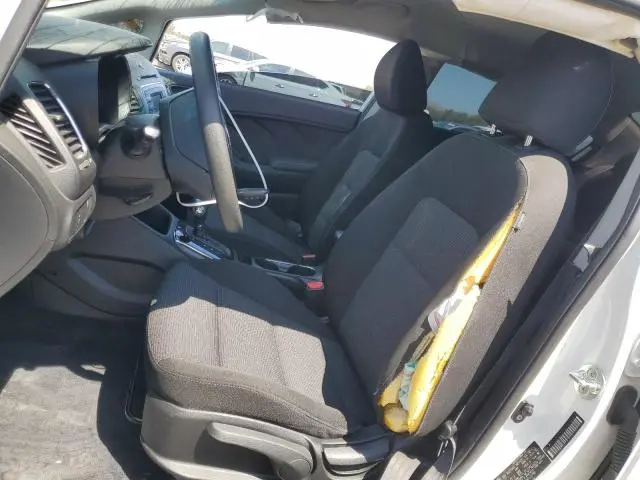 2017 KIA FORTE LX  