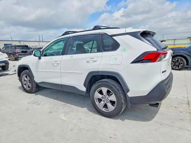 2025 TOYOTA RAV4 XLE  