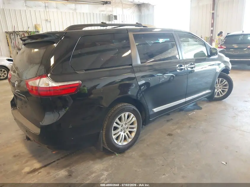 2016 TOYOTA SIENNA XLE 8 PASSENGER