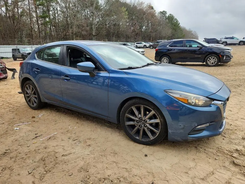 2018 MAZDA 3 TOURING  