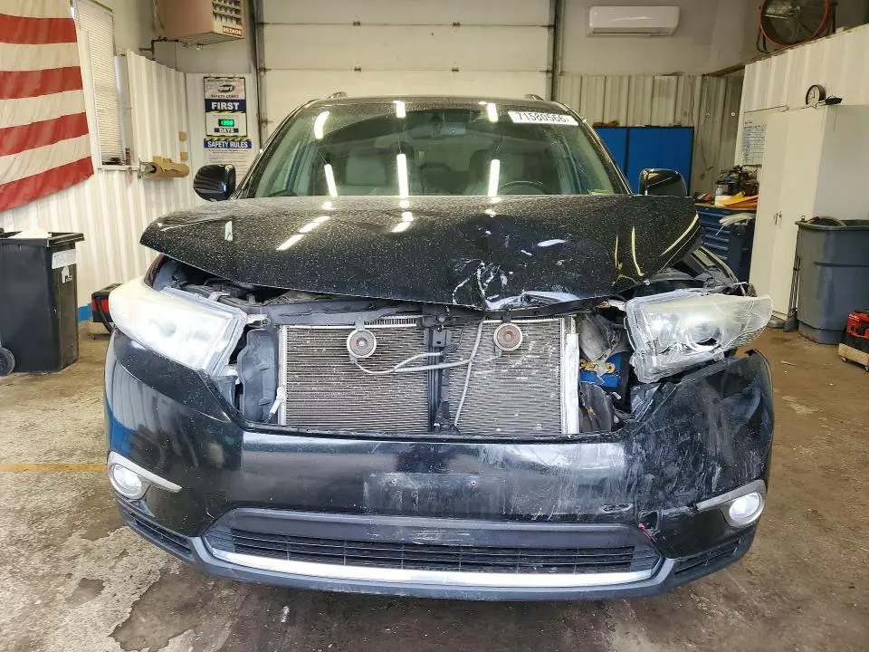 2013 TOYOTA HIGHLANDER LIMITED  