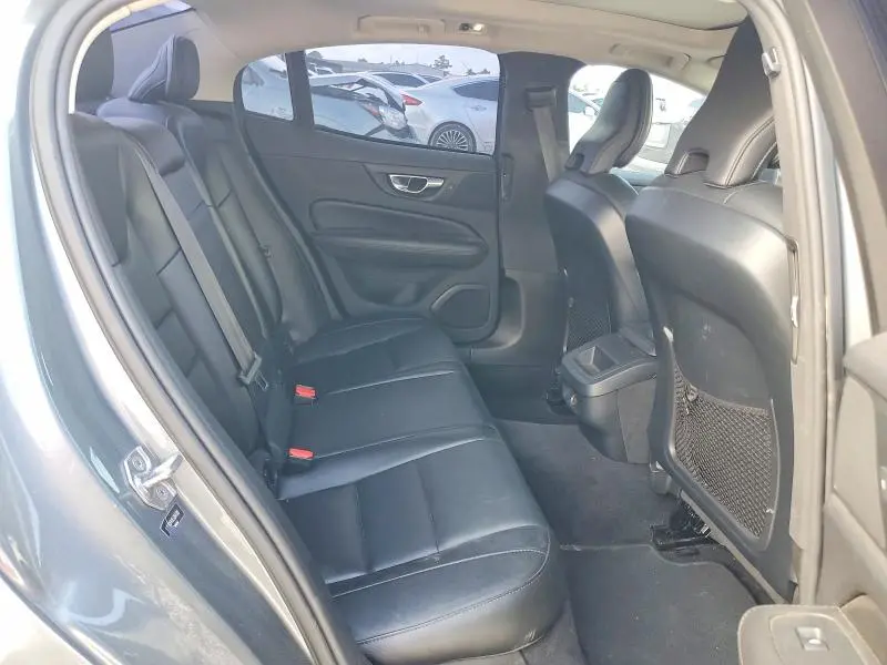 2020 VOLVO S60 T5 MOMENTUM  